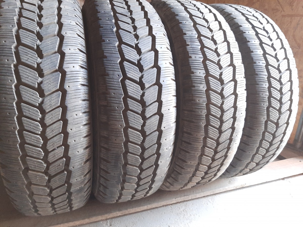 Придбати вживані шини Michelin Agilis 81 Snow-Ice 205/70 R 15C