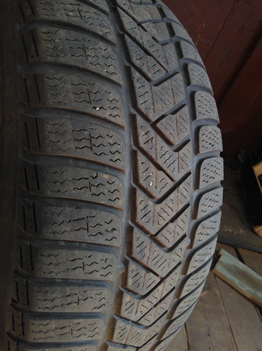 Придбати вживані шини Pirelli Sottozero 3 225/55 R 16