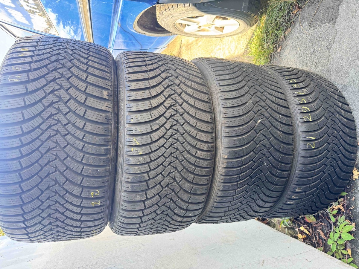 Придбати вживані шини Falken Euro Winter HS 01 SUV 295/35 R 21