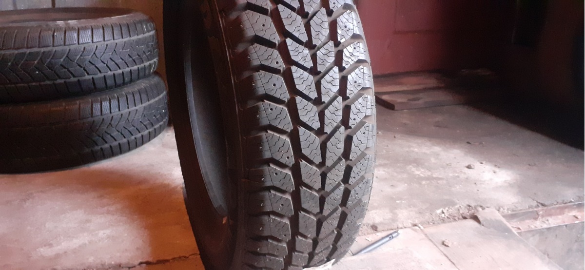 Придбати вживані шини GoodYear Cargo Ultra Grip 205/65 R 15C