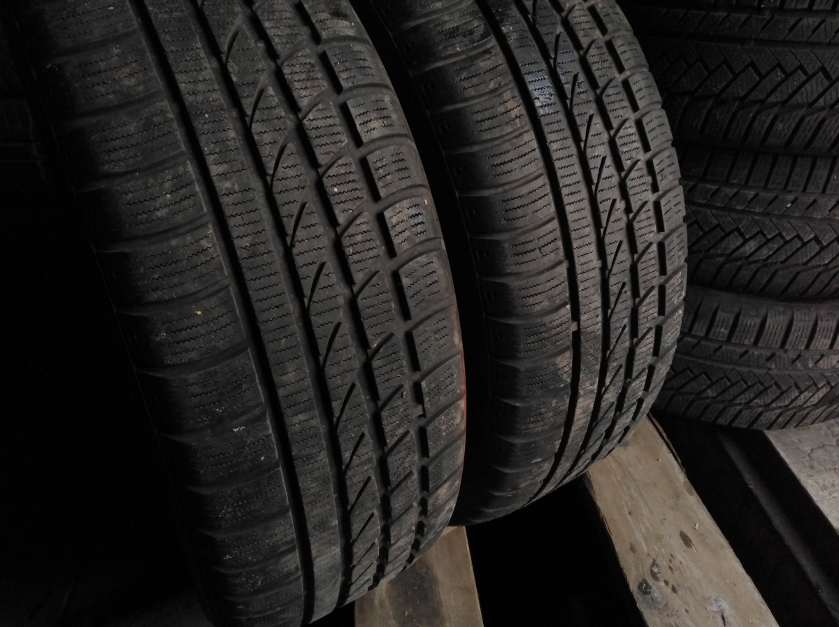 Придбати вживані шини Hankook ICEBEAR W300 225/60 R 18