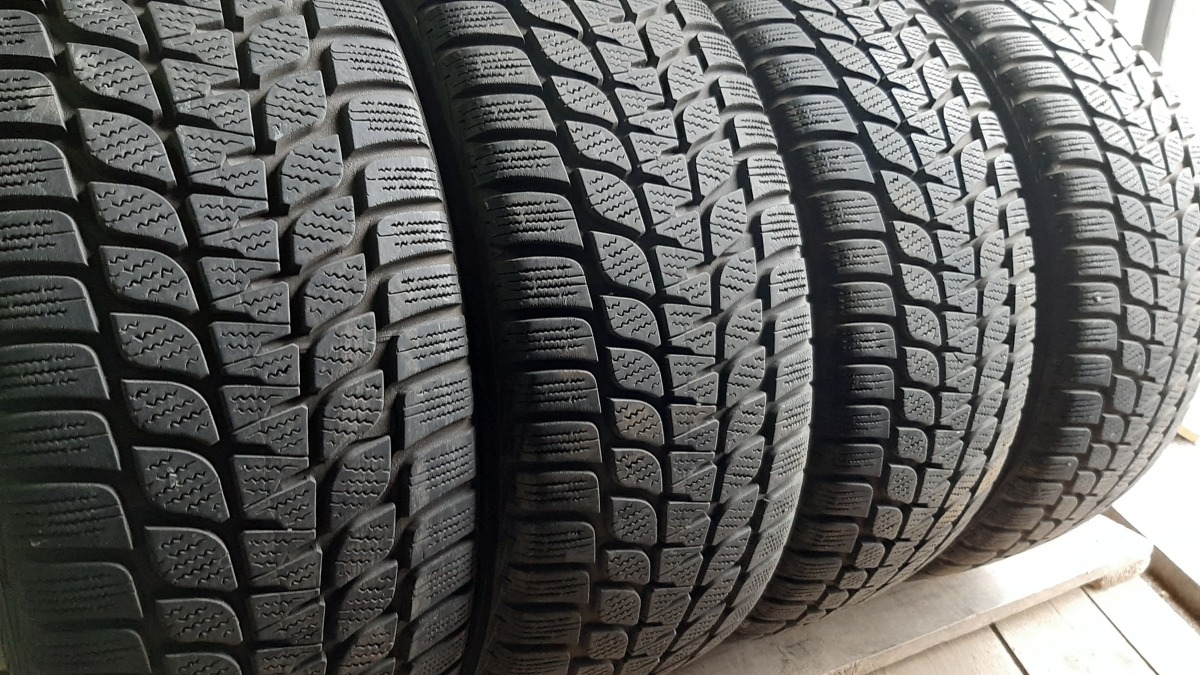 Придбати вживані шини Bridgestone Blizzak LM-25 205/45 R 16