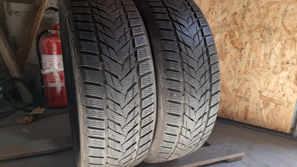Придбати вживані шини Vredestein Wintrac Xtrimes 215/55 R 18