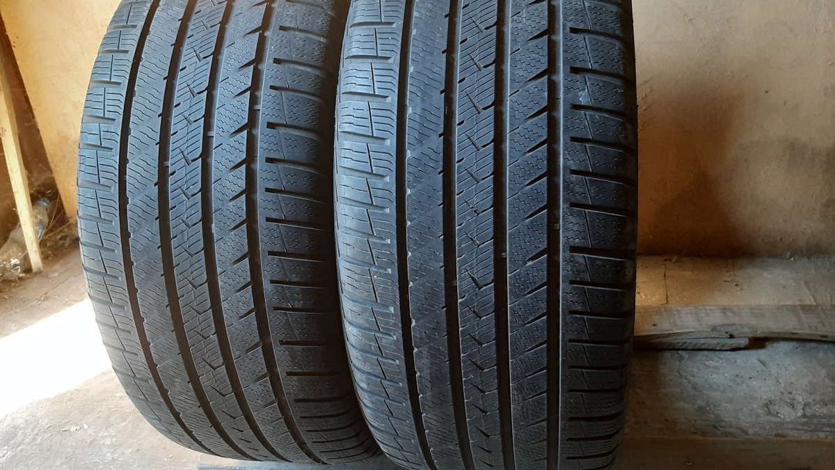 Придбати вживані шини Vredestein Quatrac PRO 255/40 R 20