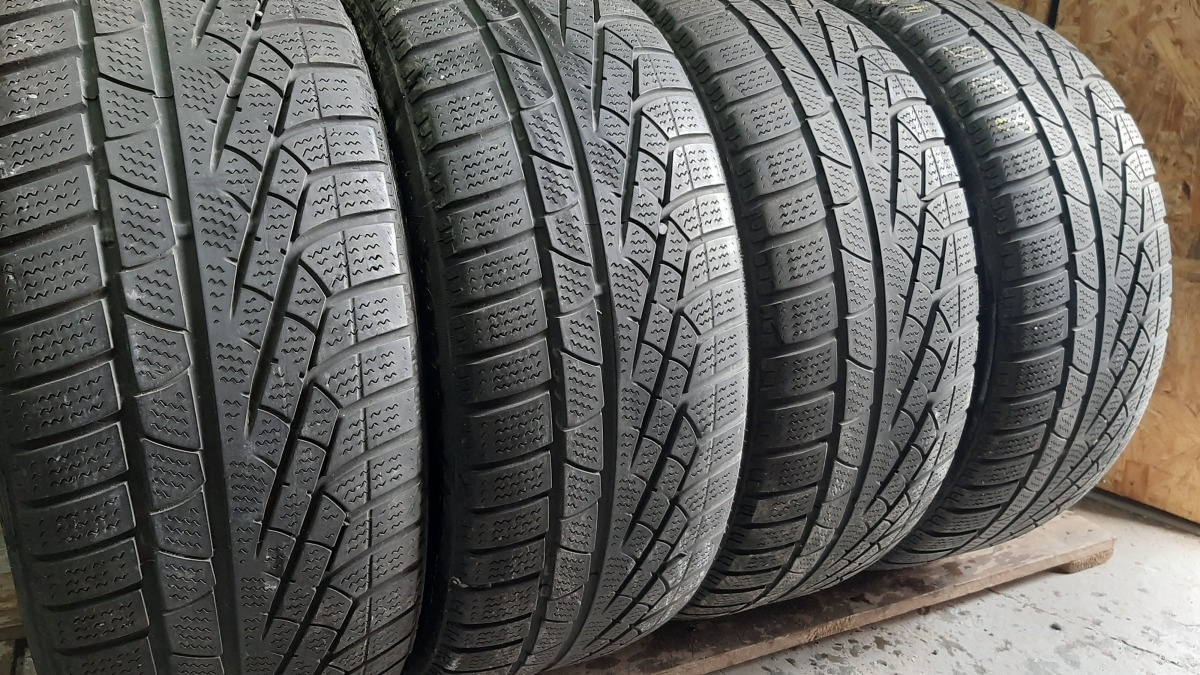 Придбати вживані шини Pirelli Sottozero Winter 210 225/45 R 18