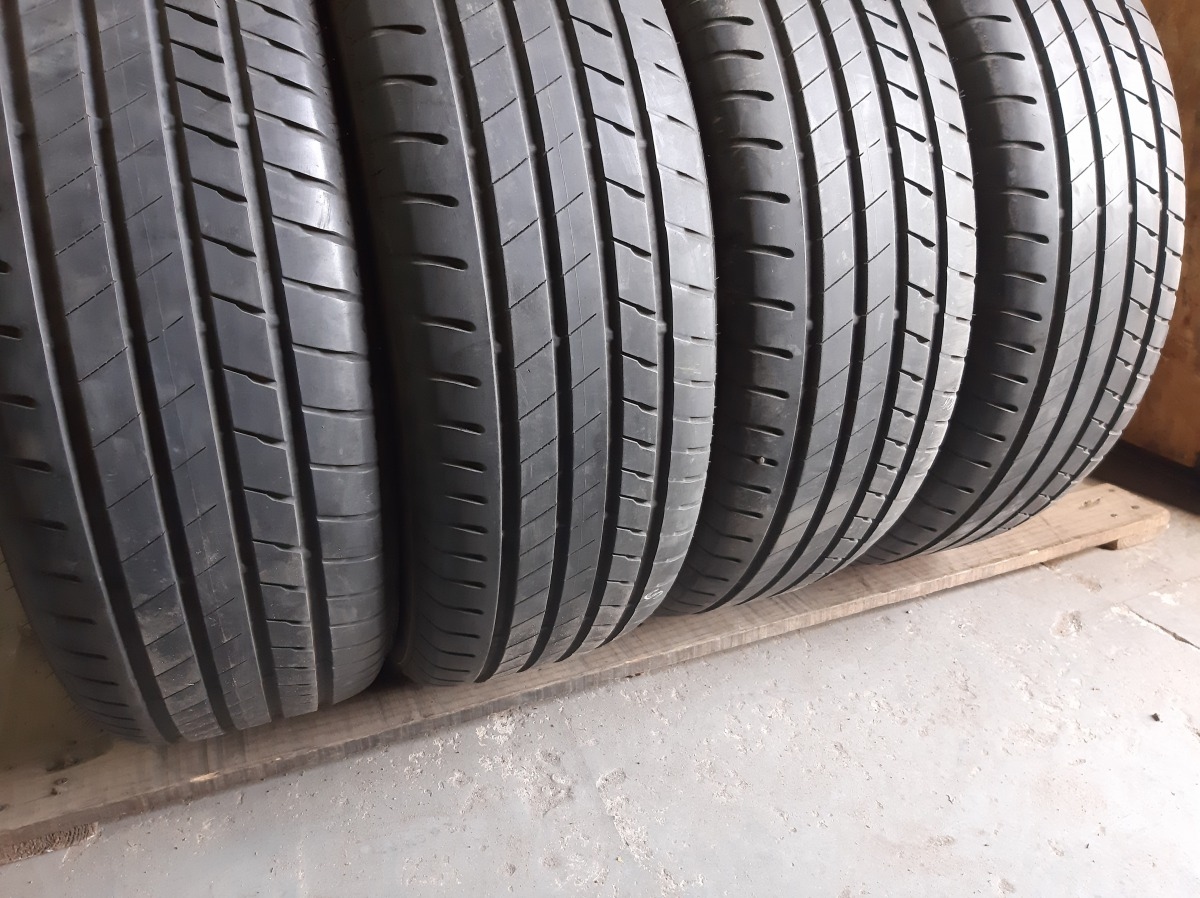 Придбати вживані шини Bridgestone Alenza 001 225/60 R 18