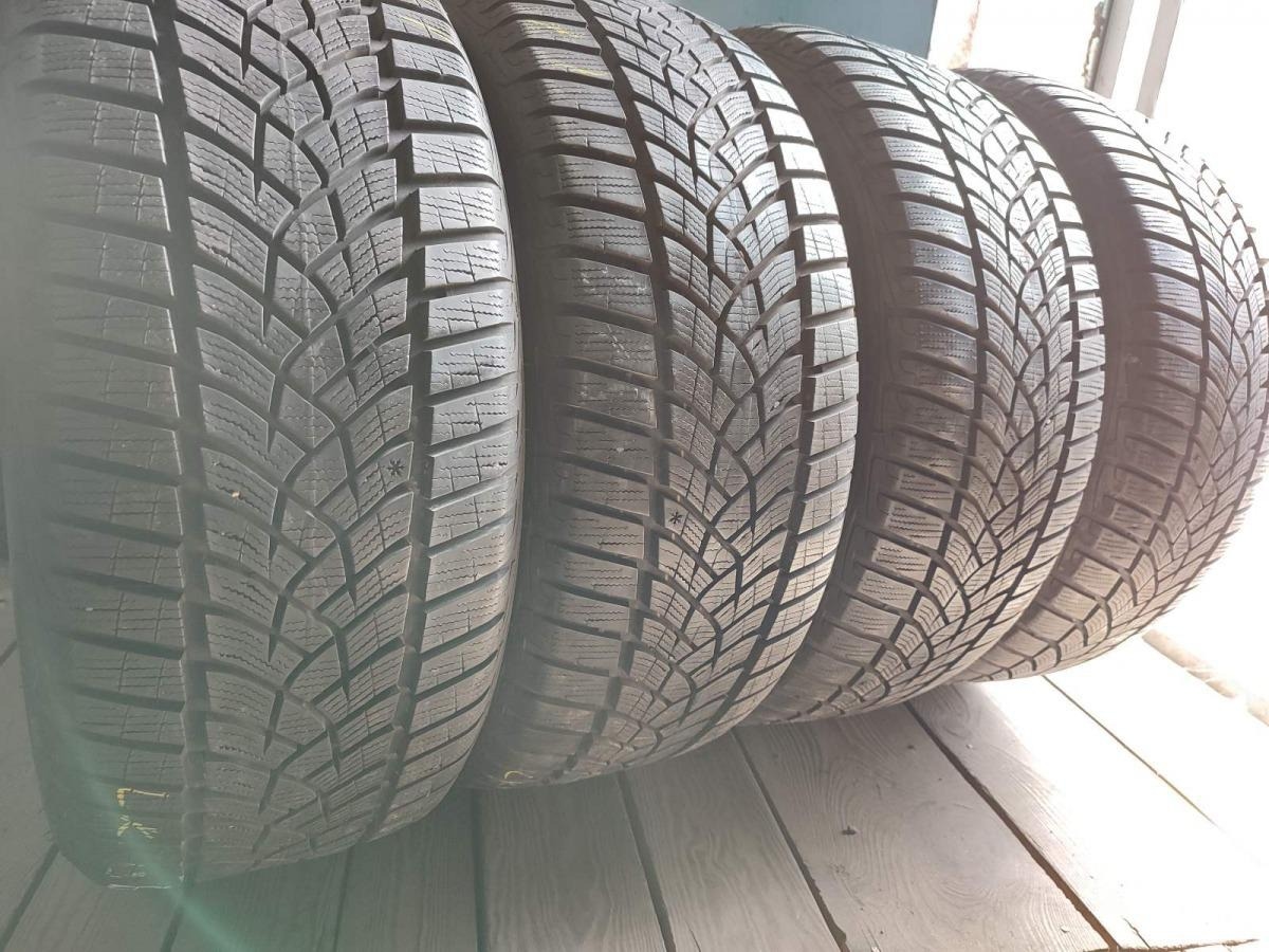 Придбати вживані шини Goodyear UltraGripPerformance/ 225/55 R 16