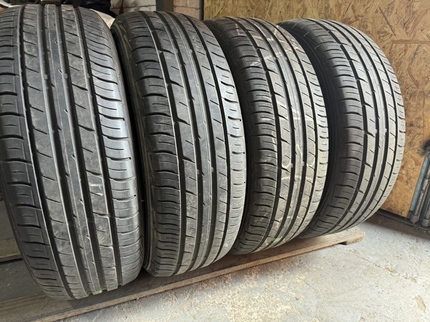Придбати вживані шини Falken Ziex Ze 914A 215/65 R 17