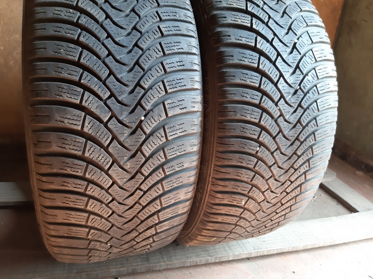 Придбати вживані шини Falken Euro Winter HS01 235/45 R 17