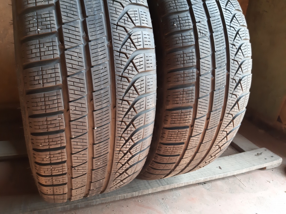 Придбати вживані шини Pirelli PzeroWinter RCS 245/40 R 19