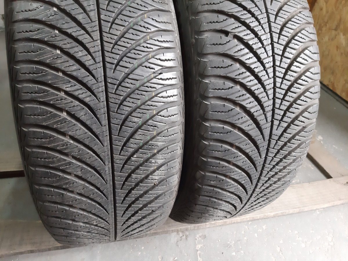 Придбати вживані шини GoodYear Vector4Seasons  215/55 R 17