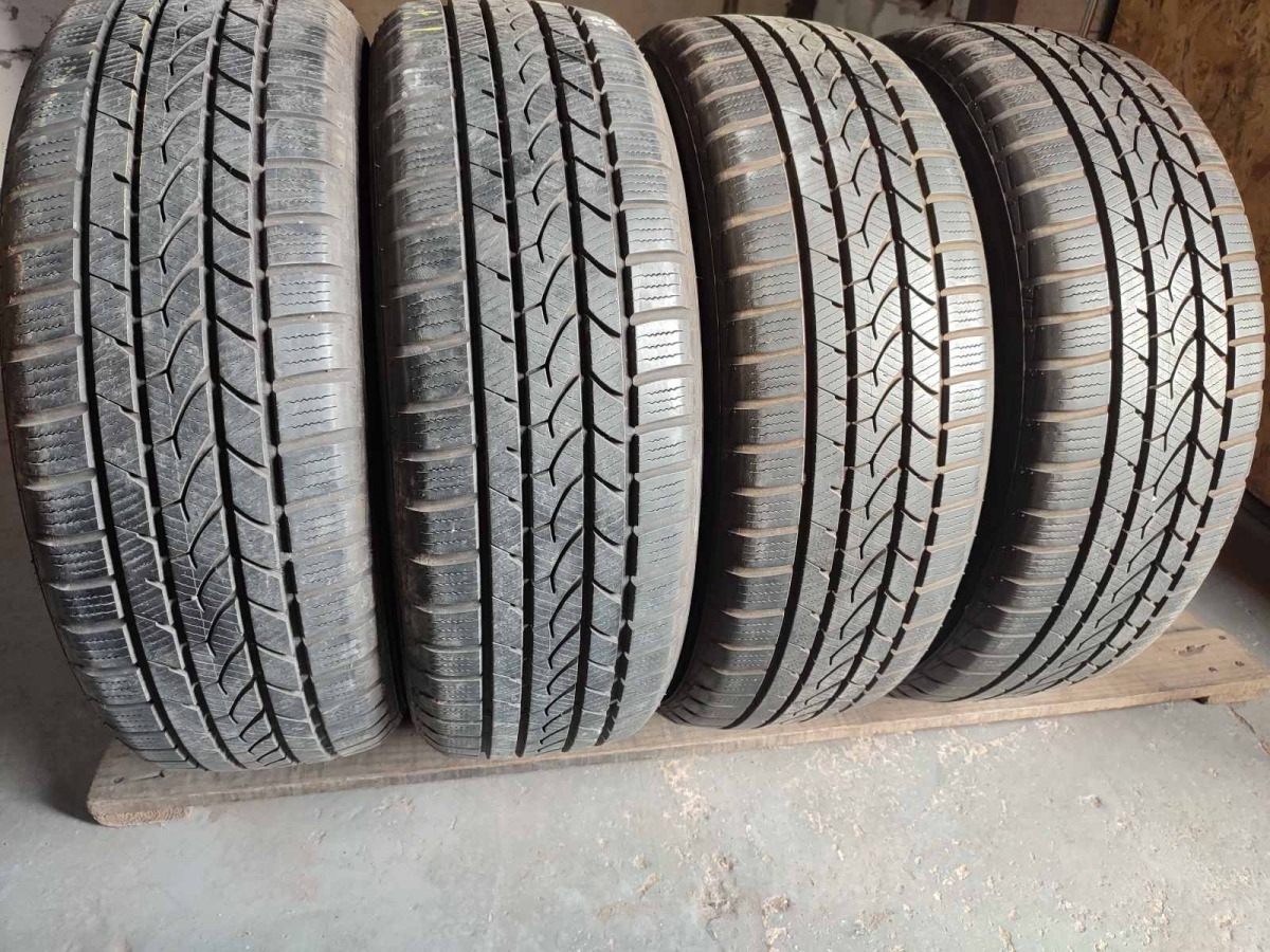 Придбати вживані шини Falken EuroallSeasonAS200 225/60 R 17