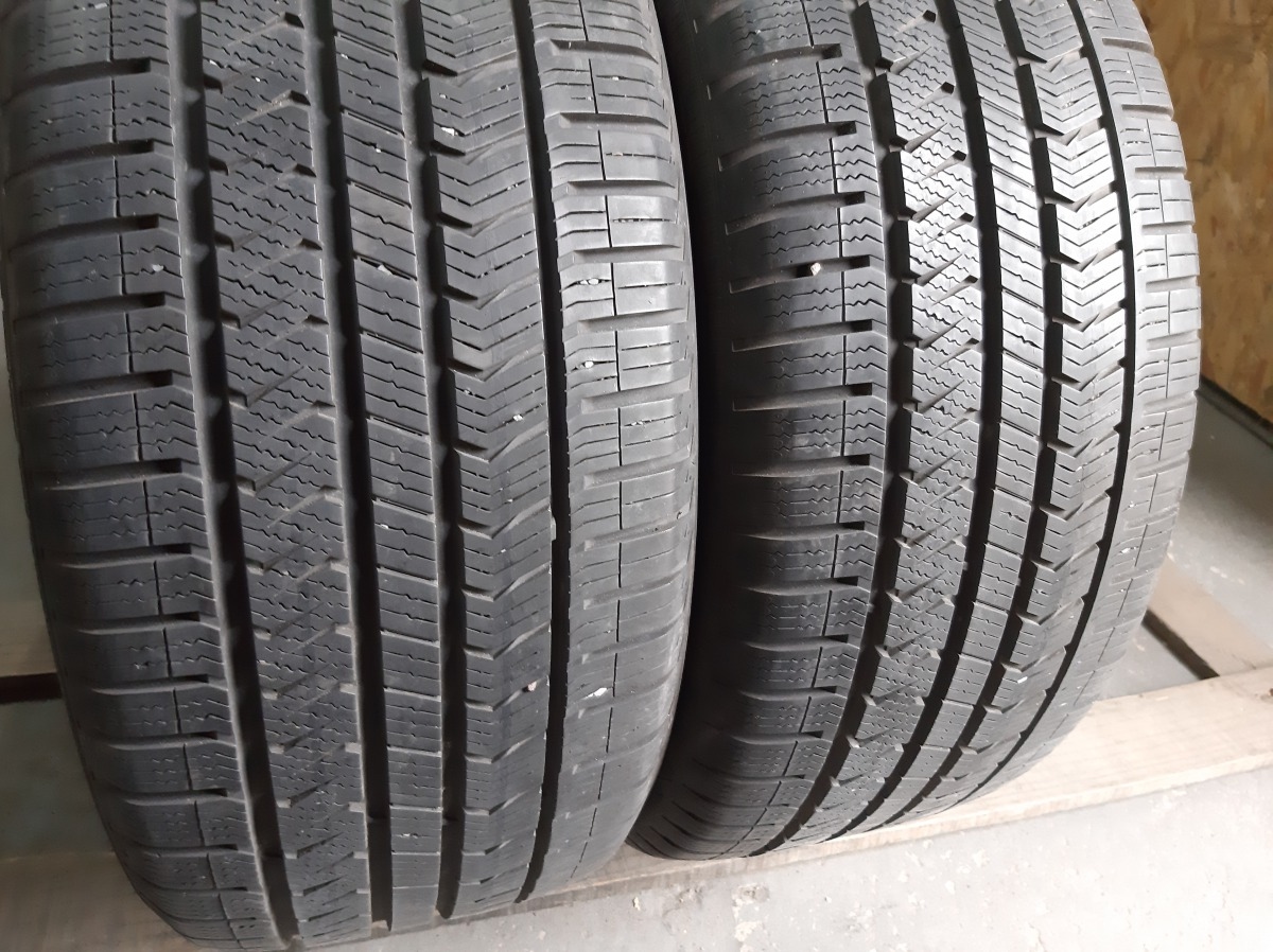 Придбати вживані шини Vredestein Quatrac 5 245/45 R 18