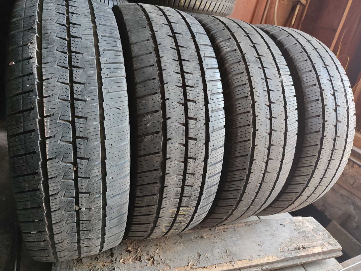 Придбати вживані шини Continental Van Contact 4 Season 225/65 R 16C