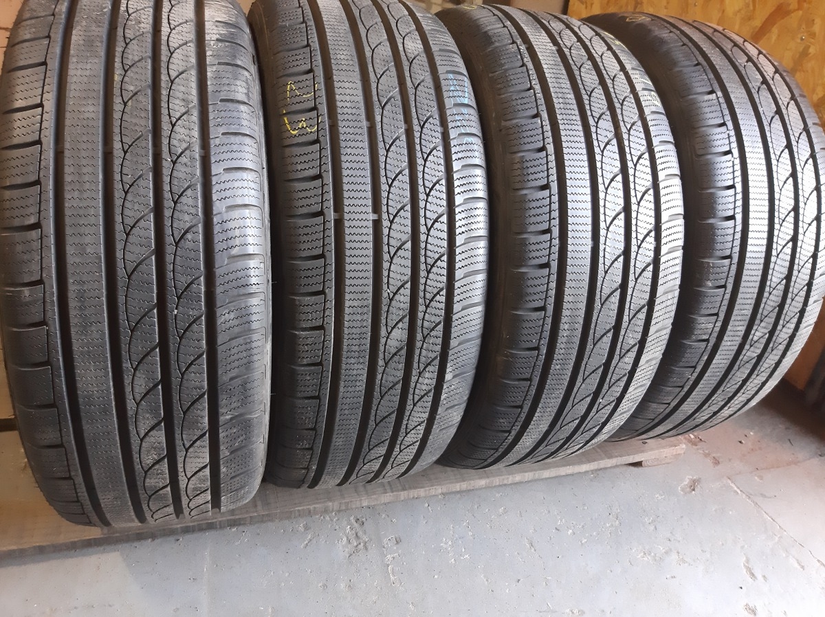Придбати вживані шини Tracmax Ice-Plus S210  245/45 R 19