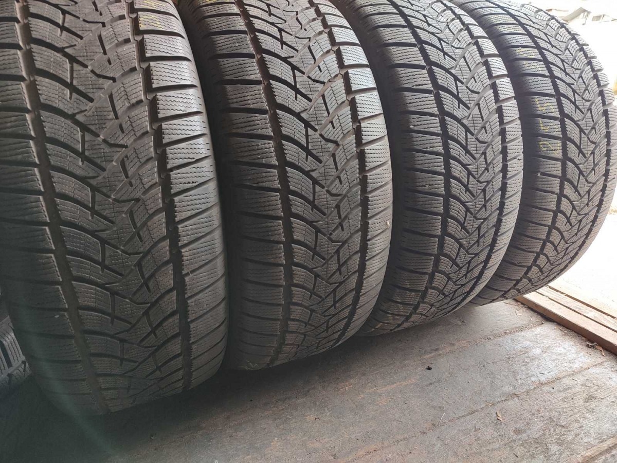 Придбати вживані шини Dunlop Winter Sport 5  255/50 R 19