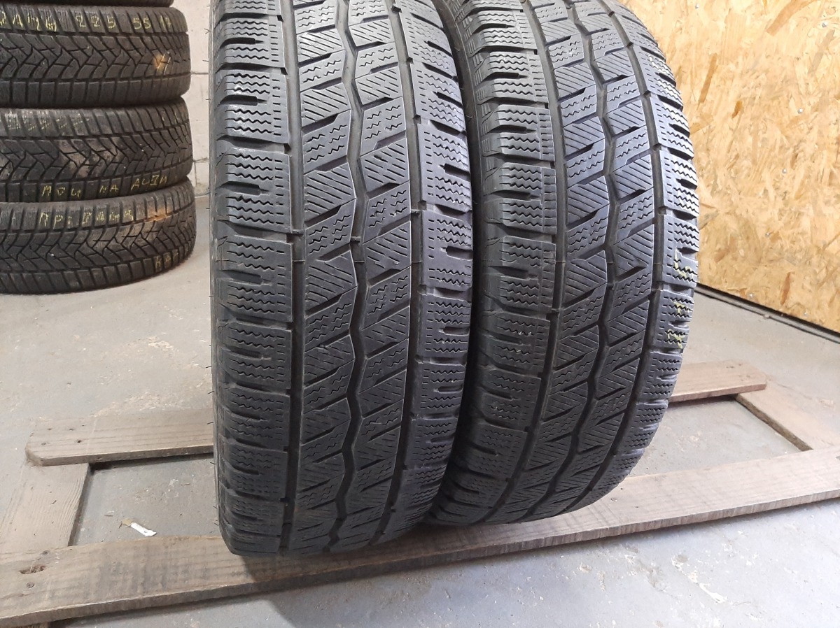 Придбати вживані шини Hankook Winter I Cept LV 215/65 R 16C
