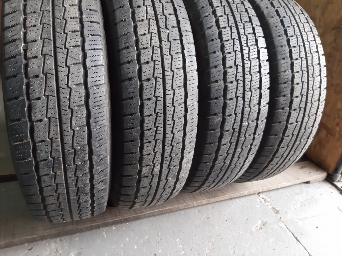 Придбати вживані шини Hankook Winter RW 06  185/0 R 14C
