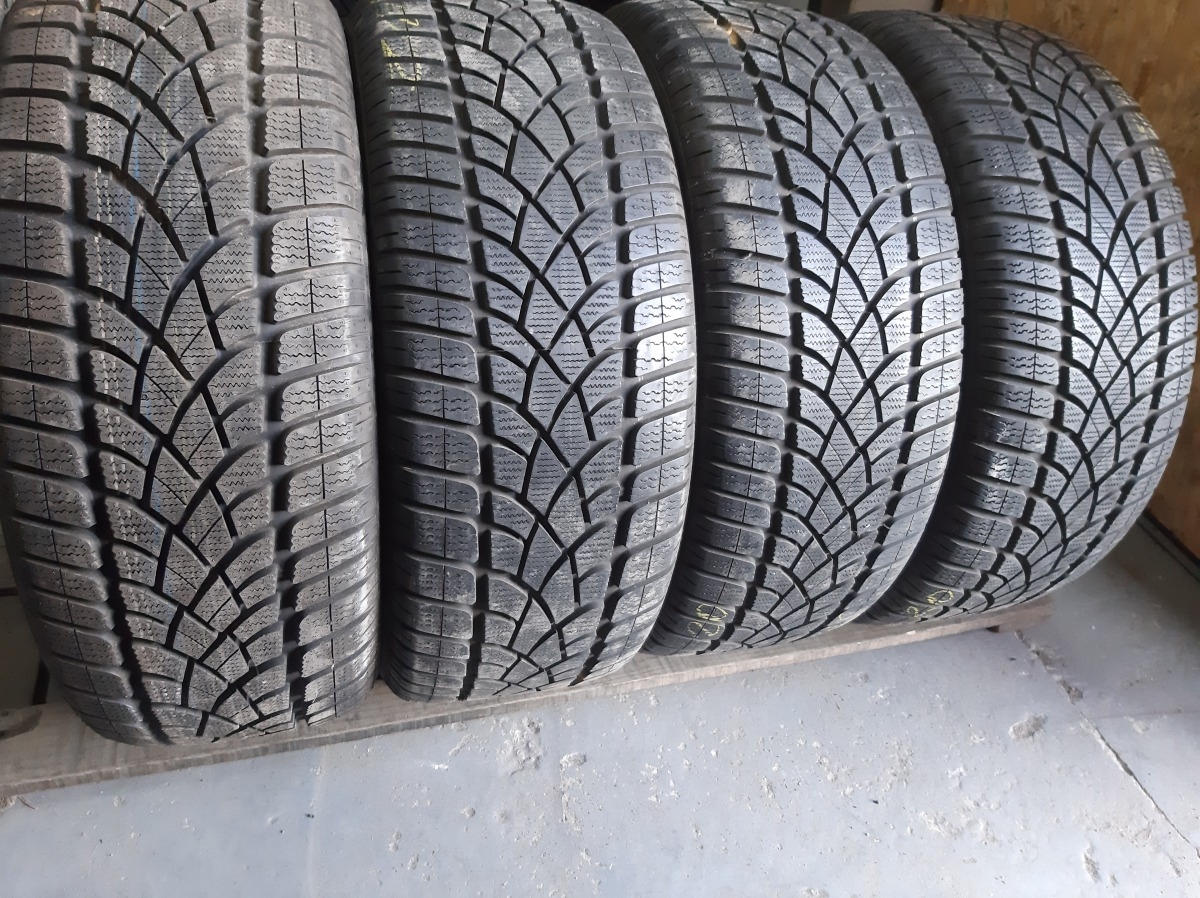 Придбати вживані шини Dunlop SP WinterSport 3D 235/45 R 19