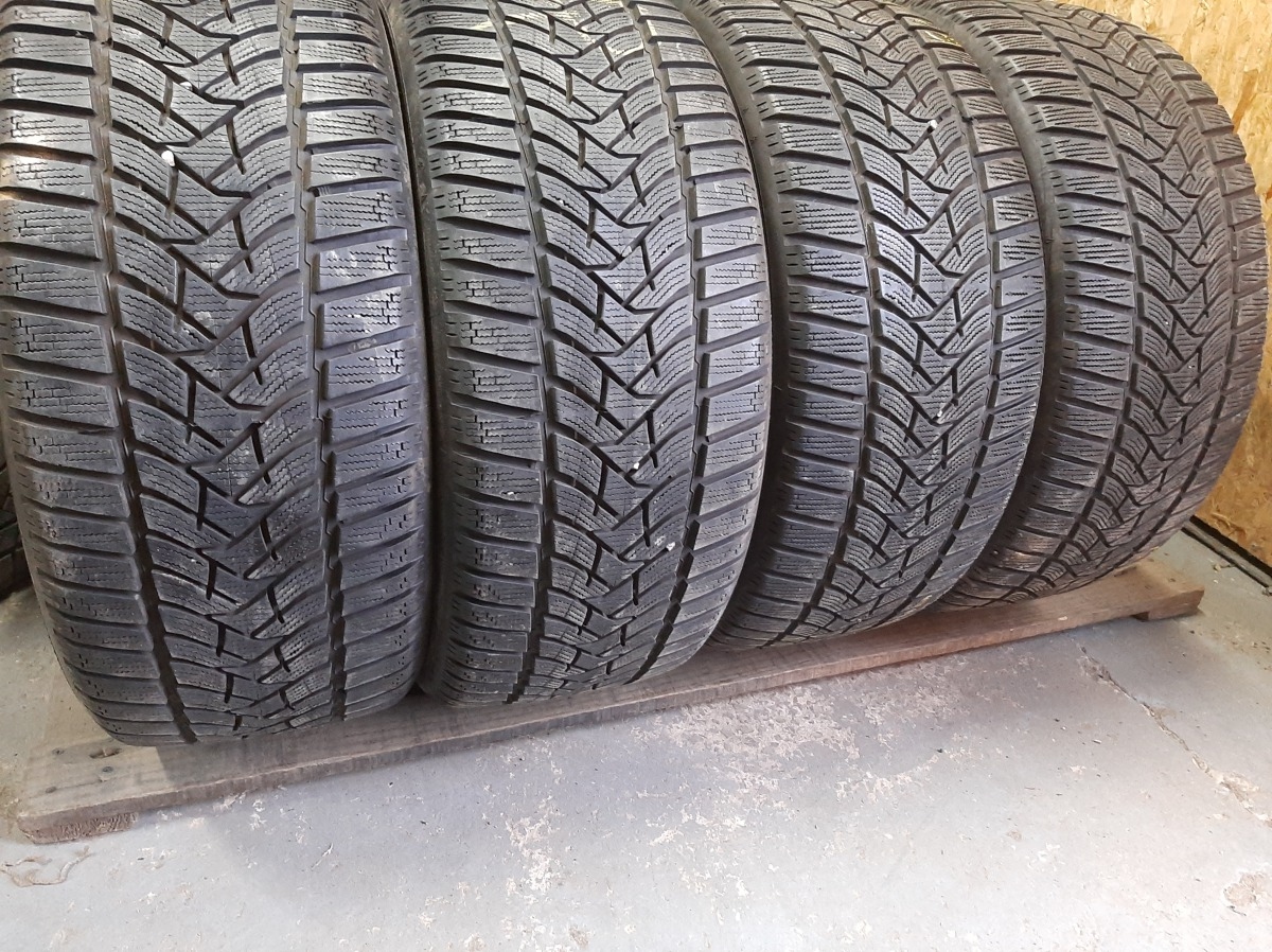 Придбати вживані шини Dunlop WinterSport 5  245/40 R 19