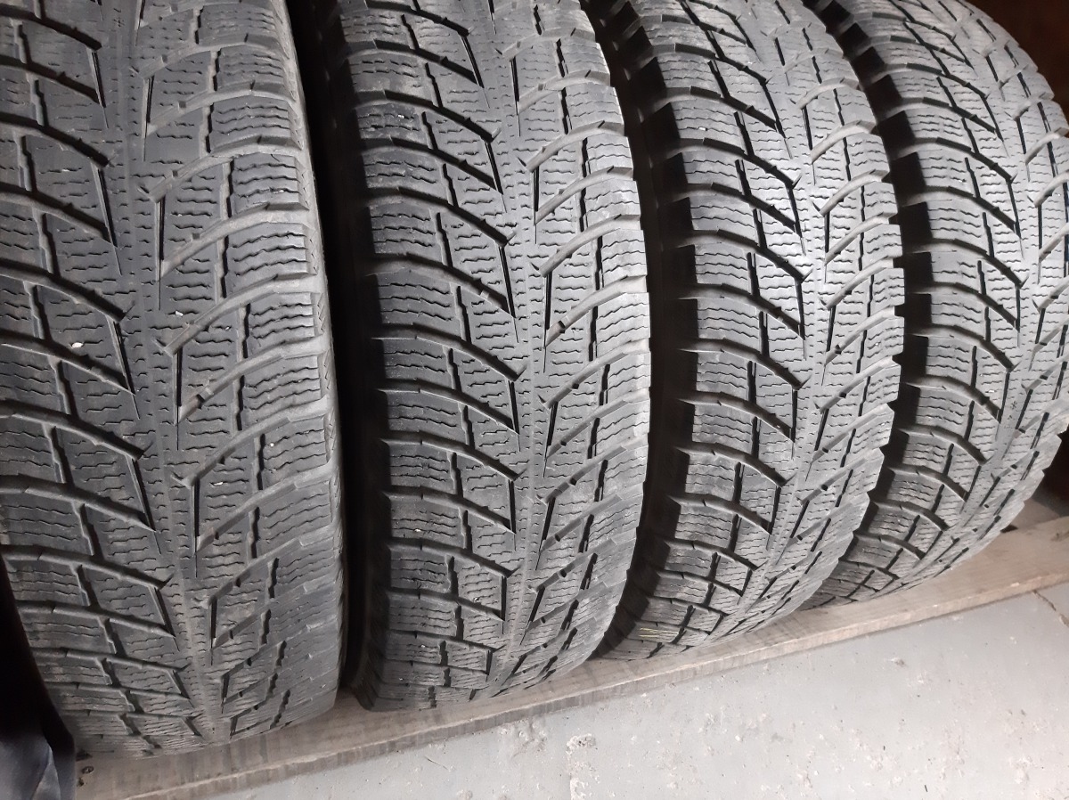Придбати вживані шини Nokian SnowProof C 195/75 R 16C