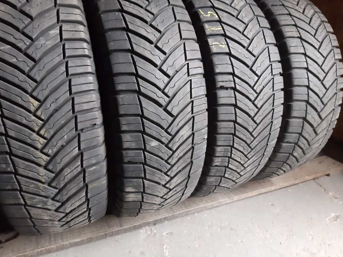 Придбати вживані шини Michelin Agilis Cross Climate  215/65 R 16C