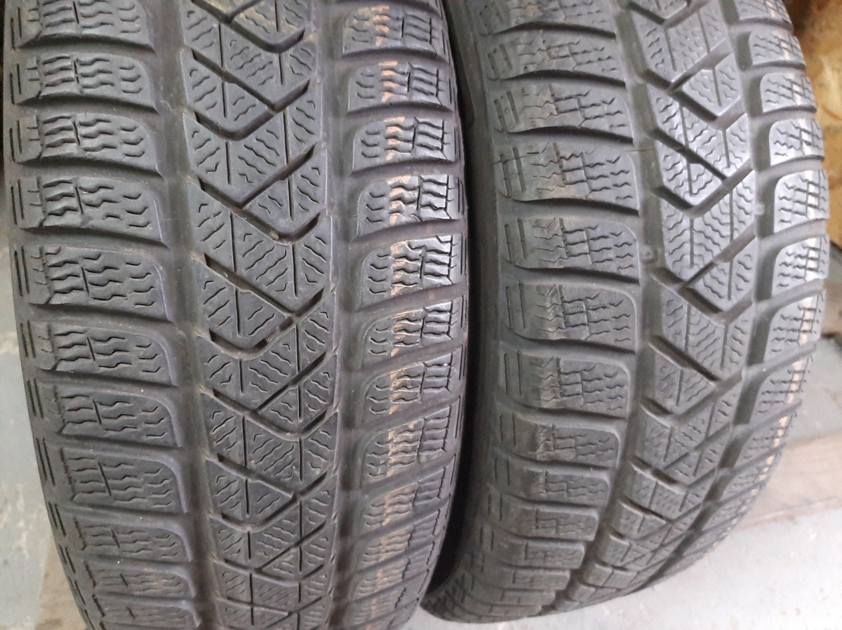 Придбати вживані шини Pirelli Sottozero 3  215/60 R 16
