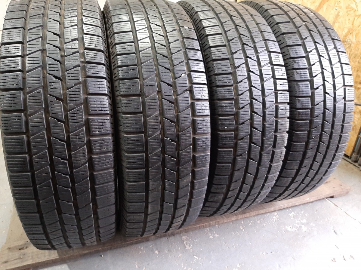 Придбати вживані шини Pirelli Scorpion Ice Snow  225/65 R 17