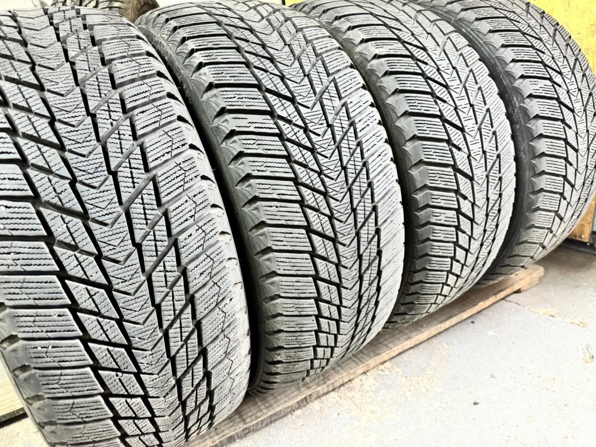 Придбати вживані шини Roadstone Winguard Ice Plus 225/50 R 17