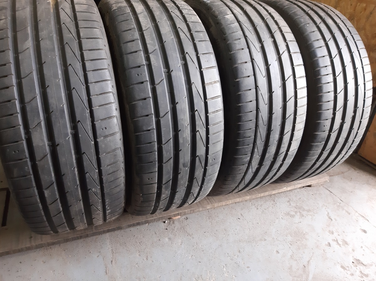 Придбати вживані шини Hankook Ventus S1 Evo2    . 235/40 R 19