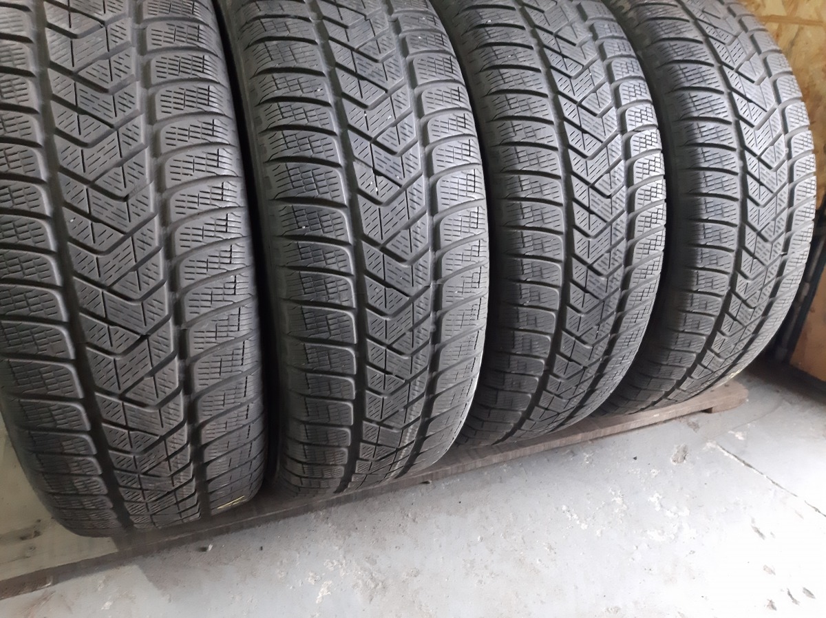 Придбати вживані шини Pirelli Scorpion Winter    235/65 R 17