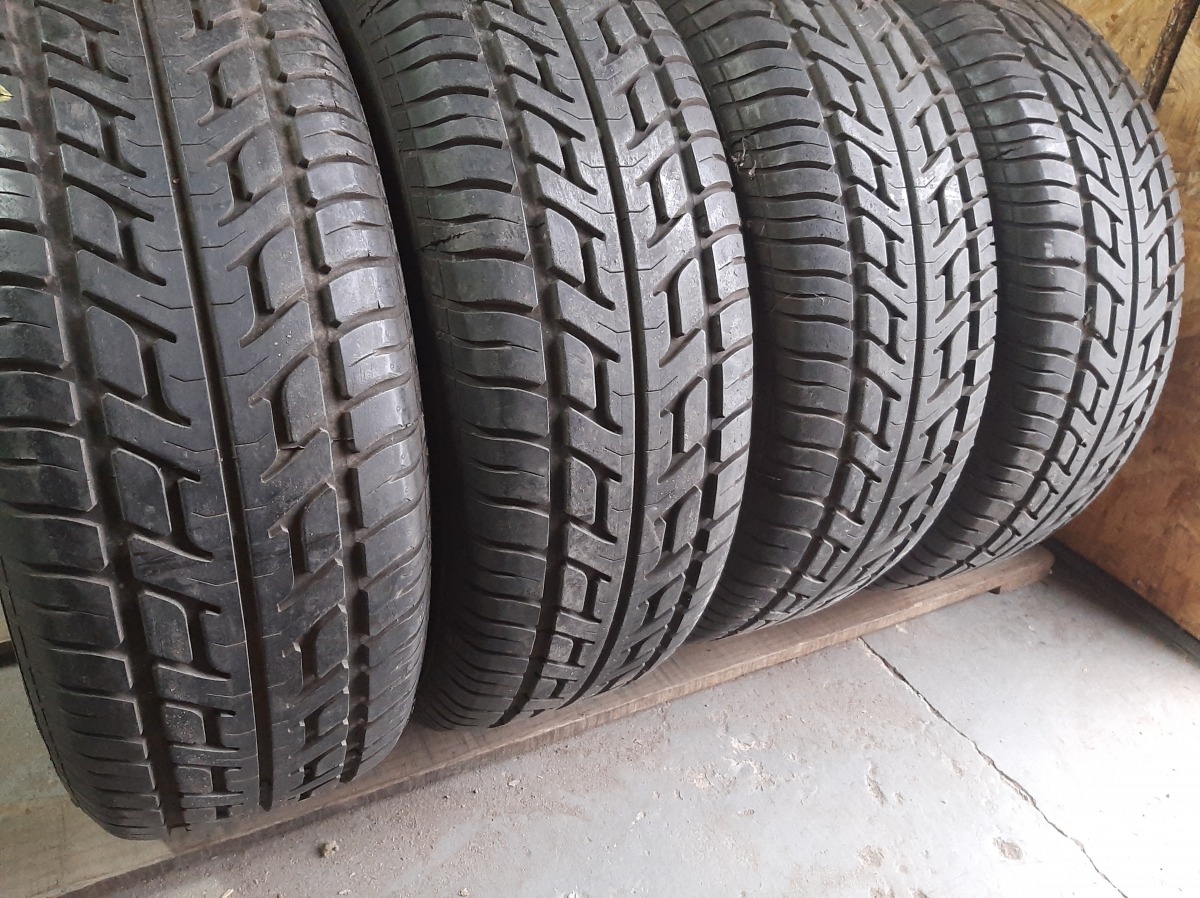 Придбати вживані шини Fulda Carat    205/70 R 14