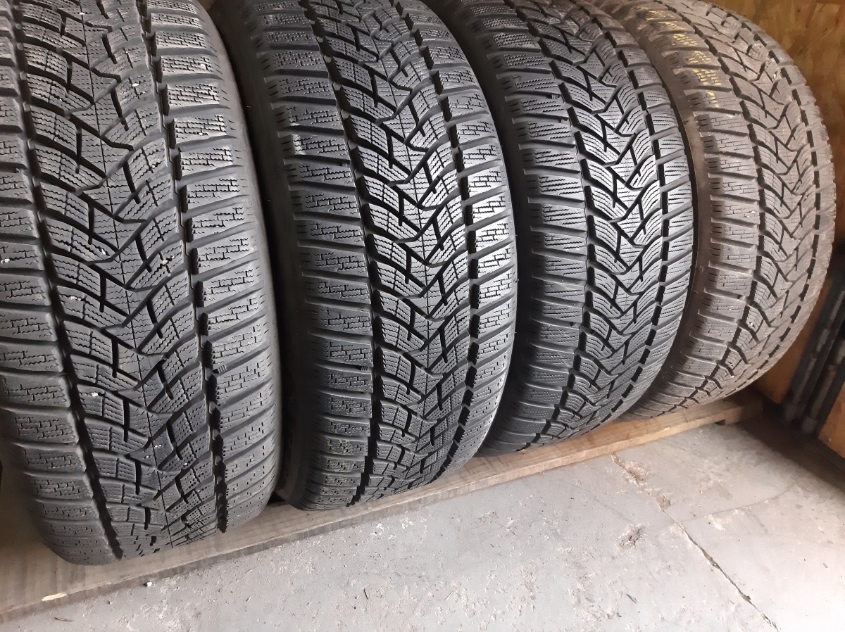 Придбати вживані шини Dunlop WinterSport 5    225/50 R 17