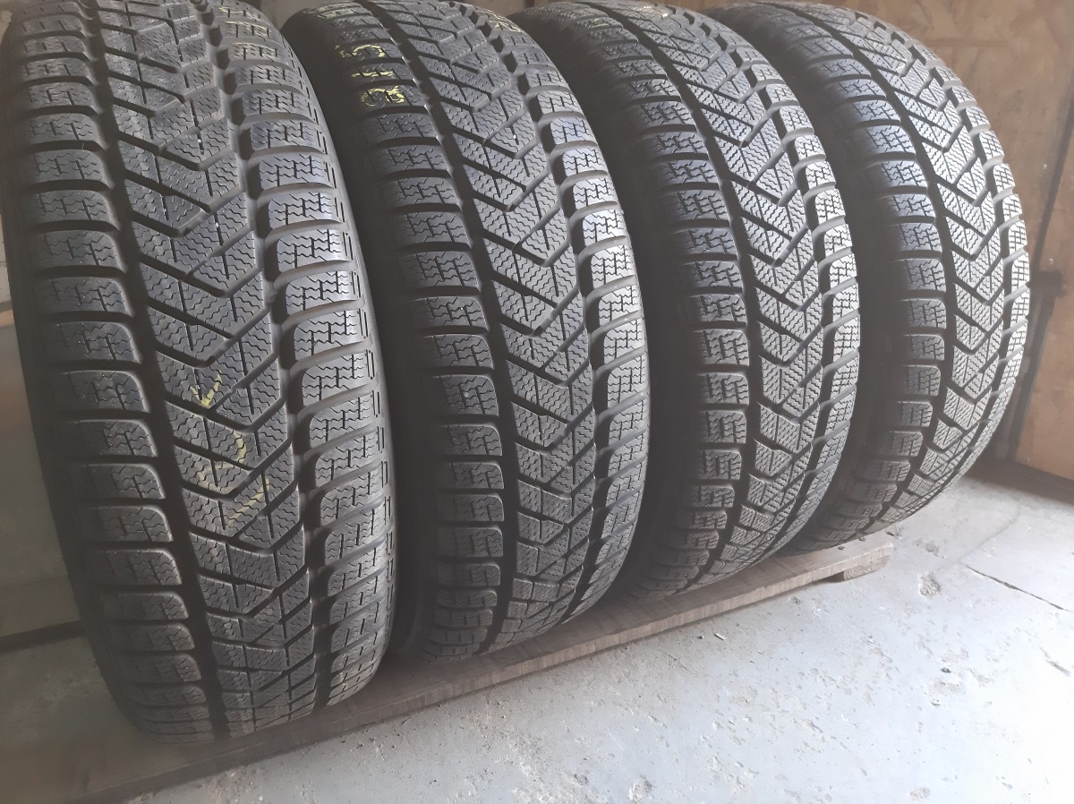 Придбати вживані шини Pirelli Sottozero 3  … 215/55 R 18