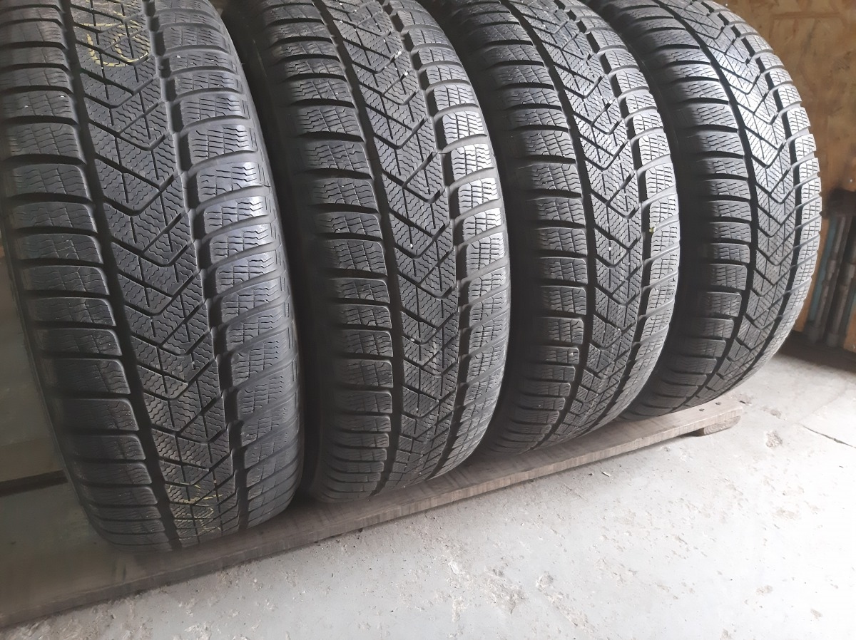 Придбати вживані шини Pirelli Sotozero 3      . 225/45 R 19