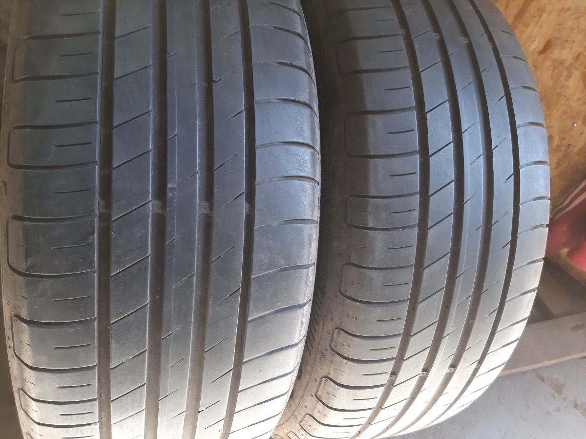 Придбати вживані шини GoodYear Efficient Grip 225/55 R 17