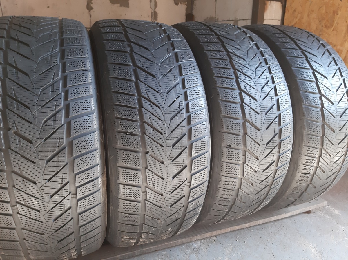 Придбати вживані шини Vredestein WintracXtreme S 255/45 R 19