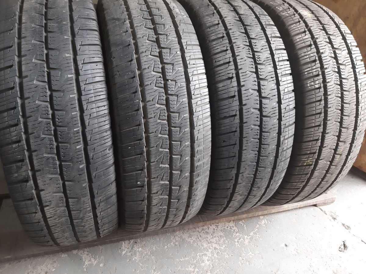 Придбати вживані шини Continental VanContact 4Season . 225/70 R 15C