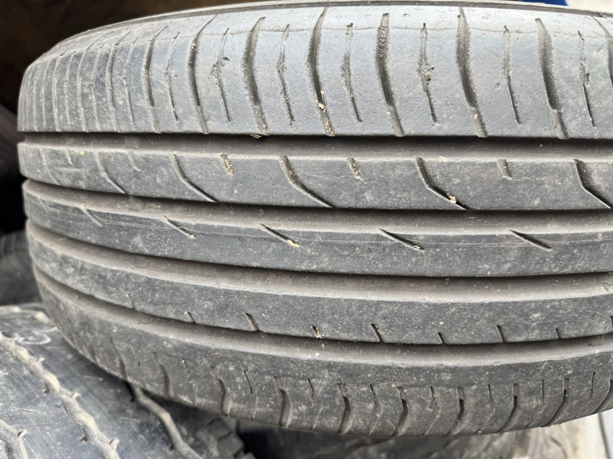 Придбати вживані шини Continental ContiPremiumContact 2   …  215/55 R 16