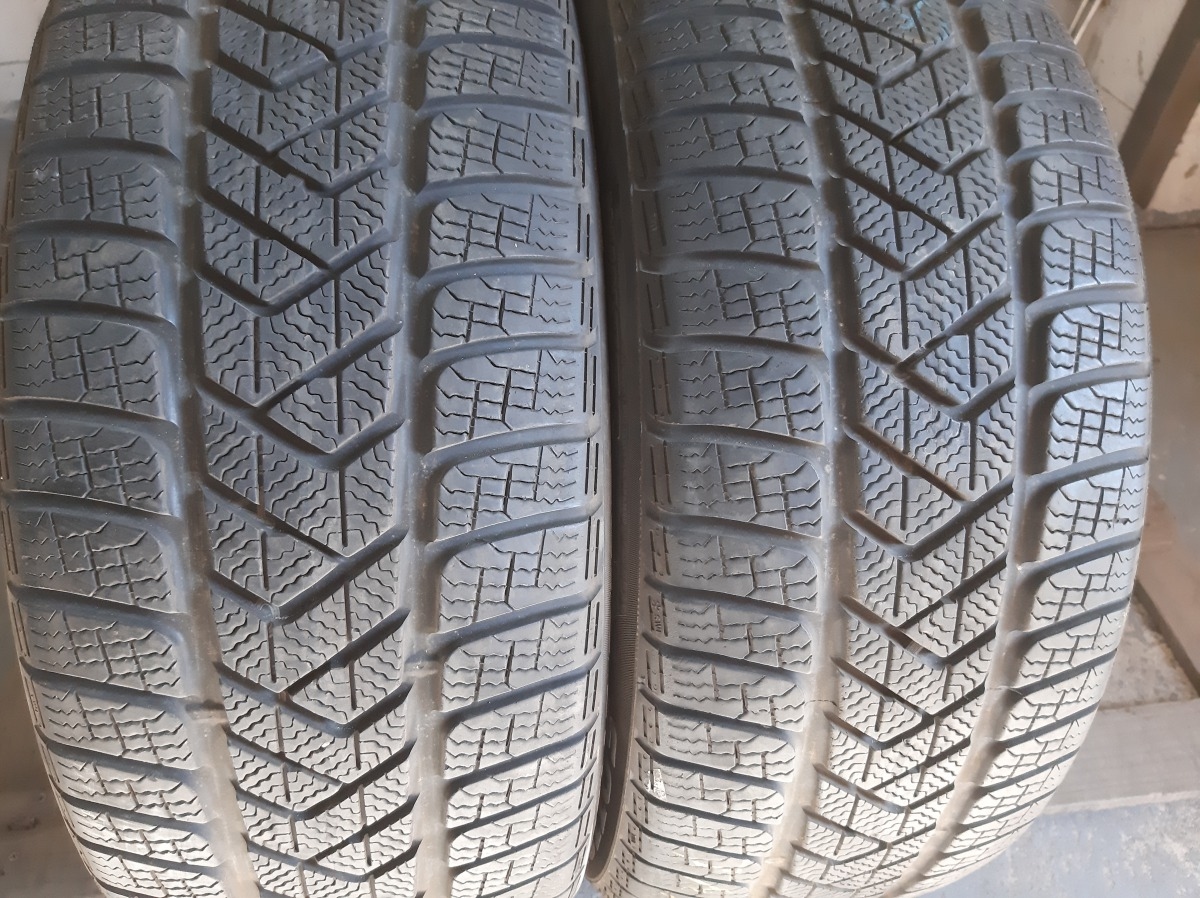 Придбати вживані шини Pirelli Sottozero 3 245/45 R 19