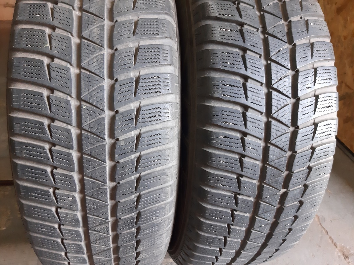Придбати вживані шини Falken HS 449 Euro Winter    215/60 R 16