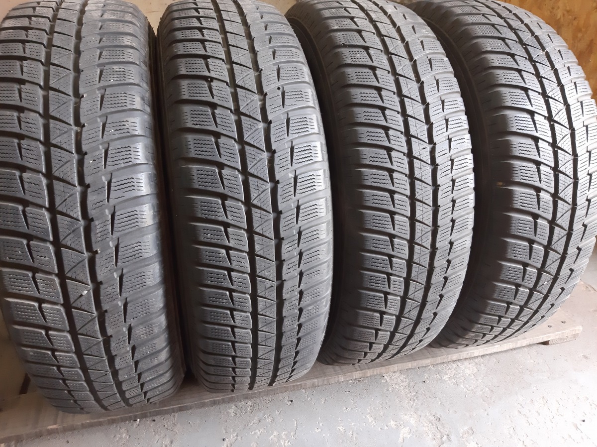 Придбати вживані шини Falken HS 449 Euro Winter   . 215/70 R 16