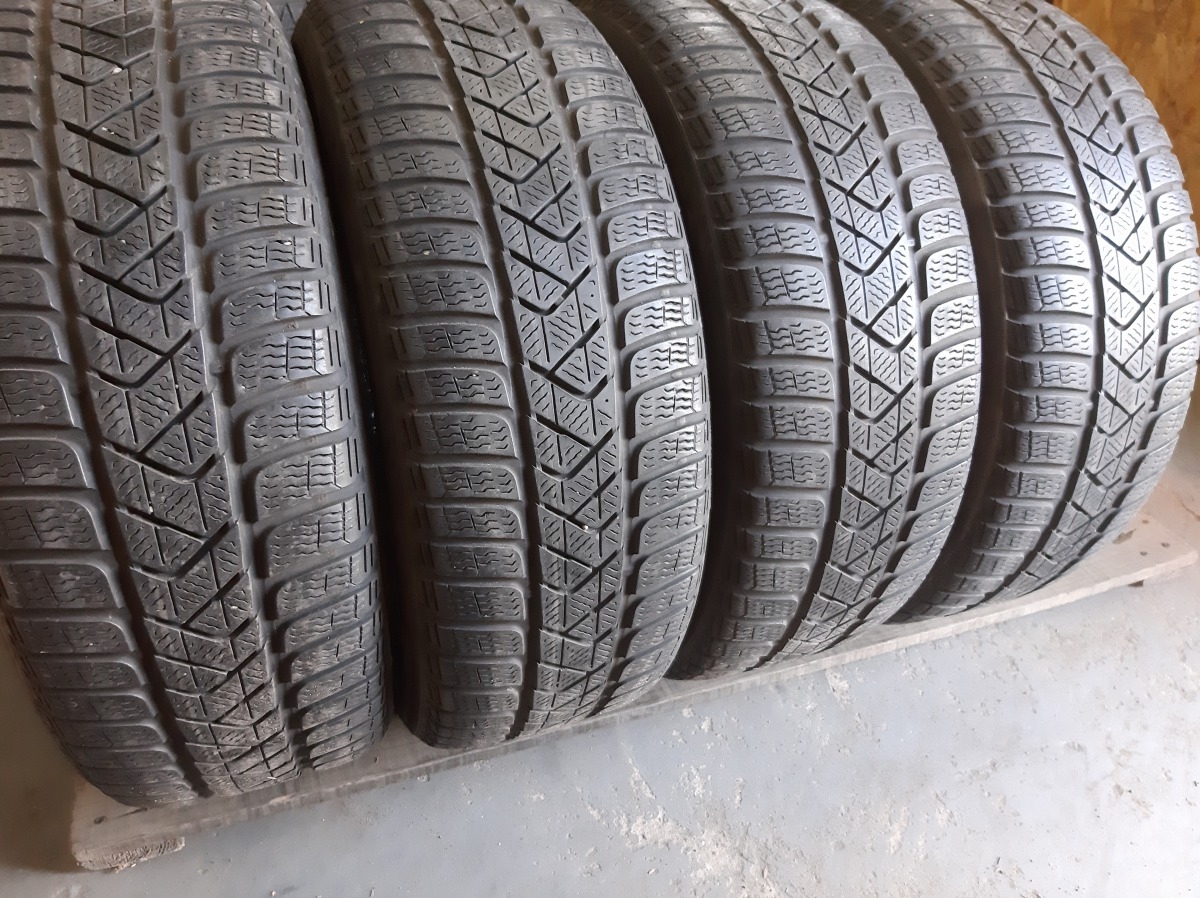 Придбати вживані шини Pireli Sottozero 3     215/55 R 17