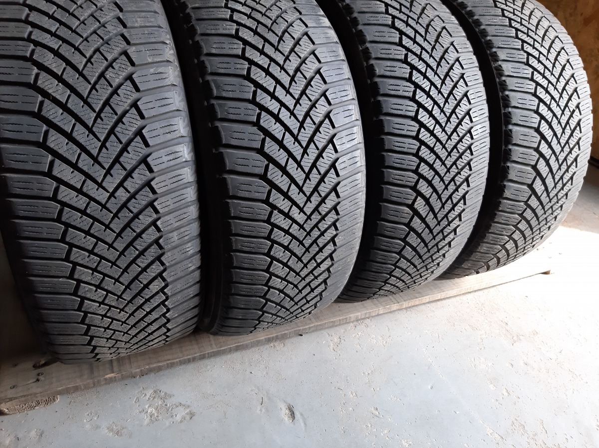 Придбати вживані шини Yokohama BluEarthWinter V906    … 225/45 R 17