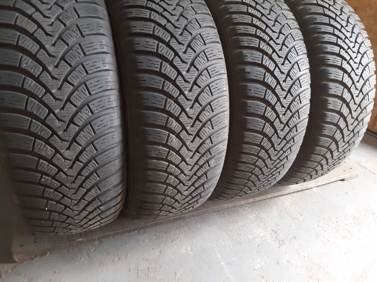 Придбати вживані шини Falken EuroWinter HS01    225/60 R 17