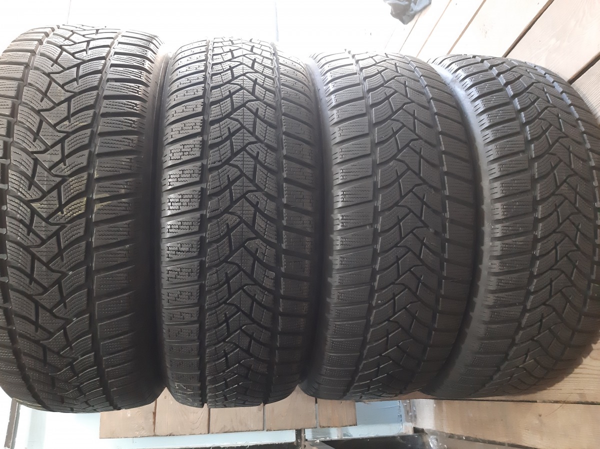 Придбати вживані шини Dunlop Winter Sport 5    215/55 R 17