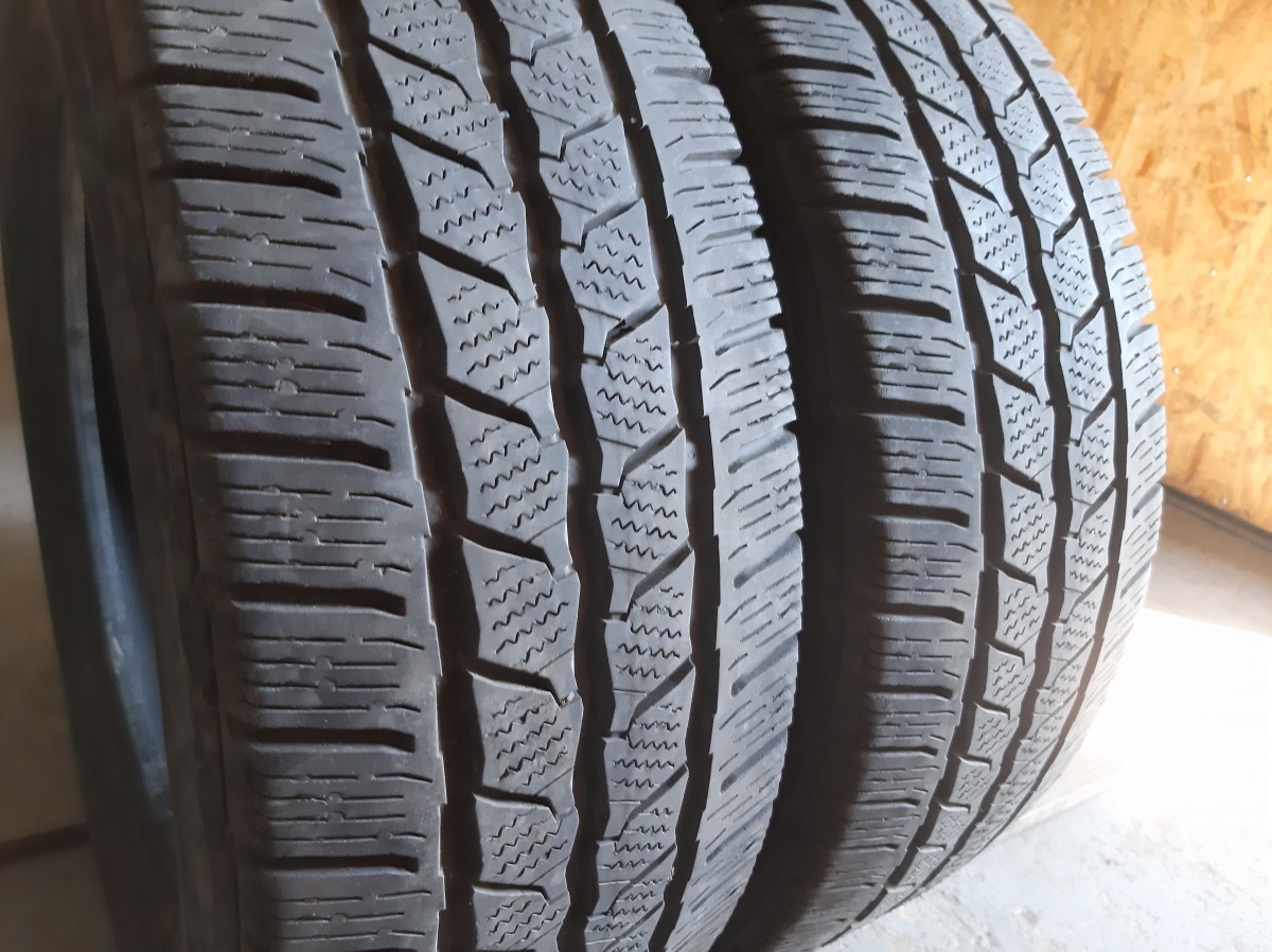 Придбати вживані шини Continental Van Contact Winter    215/65 R 16C