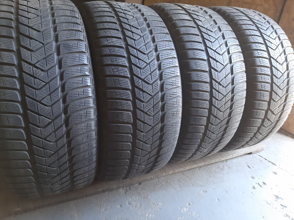 Придбати вживані шини Pirelli Sottozero 3   . 245/40 R 18