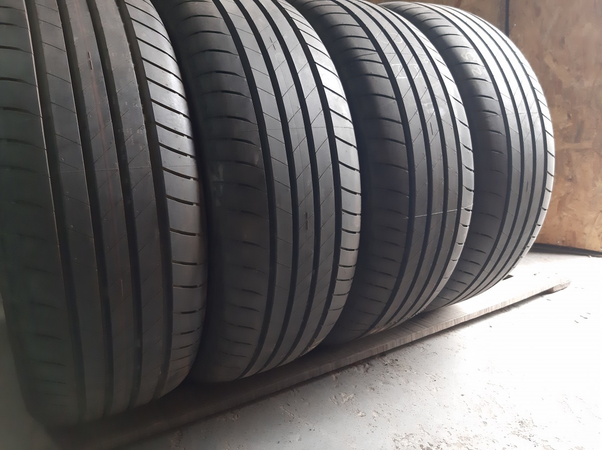 Придбати вживані шини Bridgestone Turanza T005    235/55 R 18