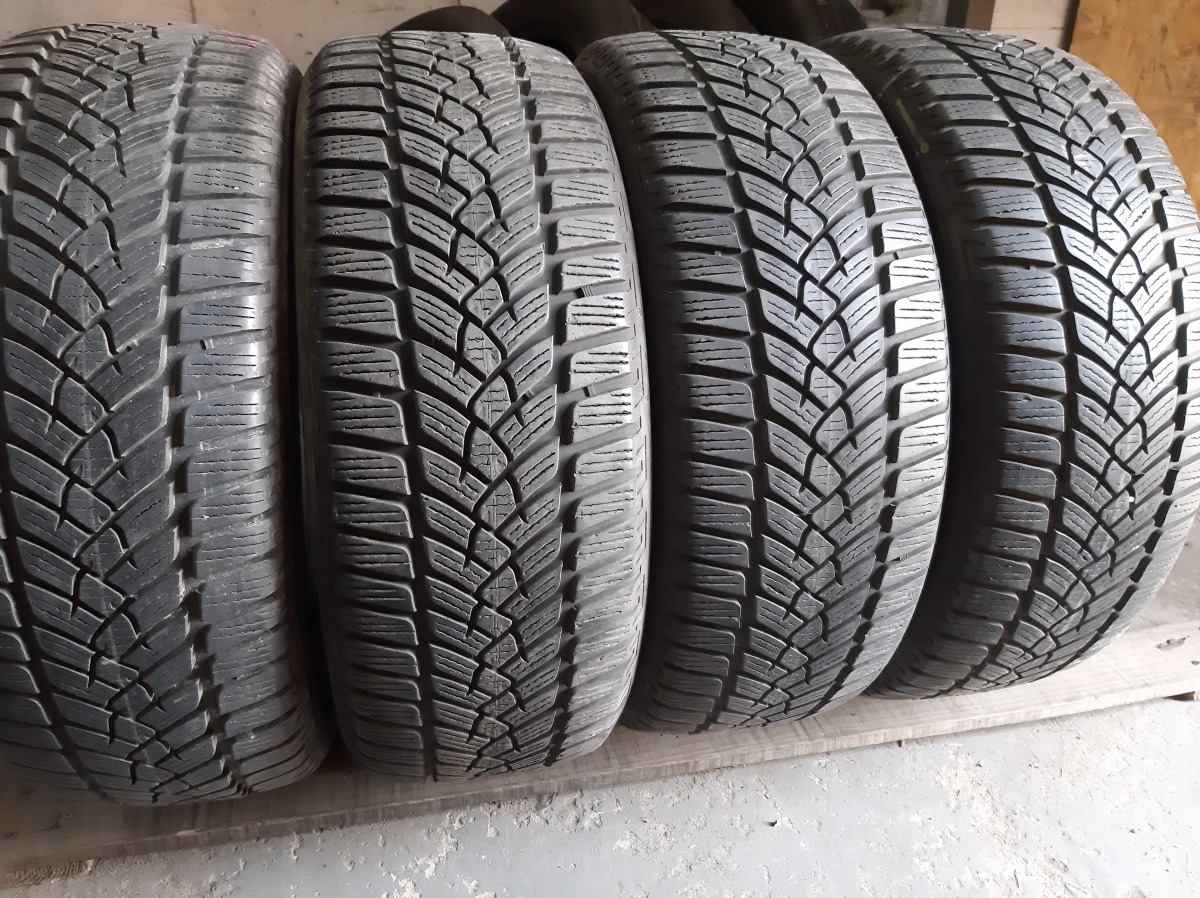 Придбати вживані шини Fulda Kristall Control HP 2   215/55 R 17